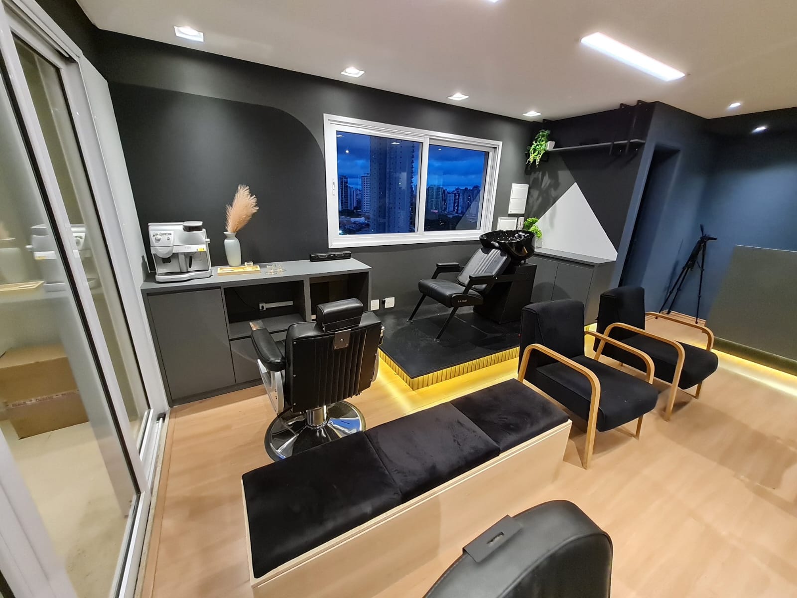  montadores de Barbearia 